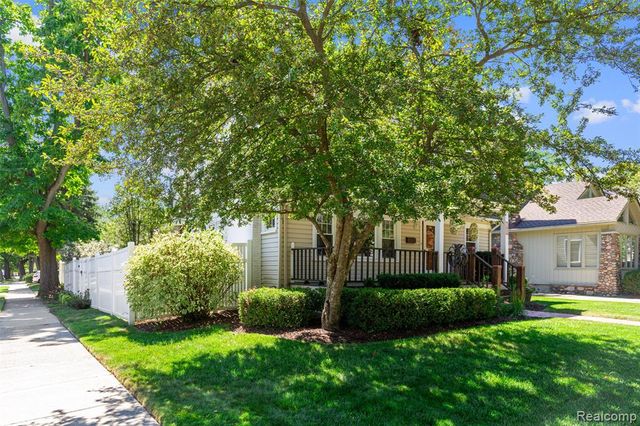 192 E Lincoln Street, Birmingham, MI 48009
