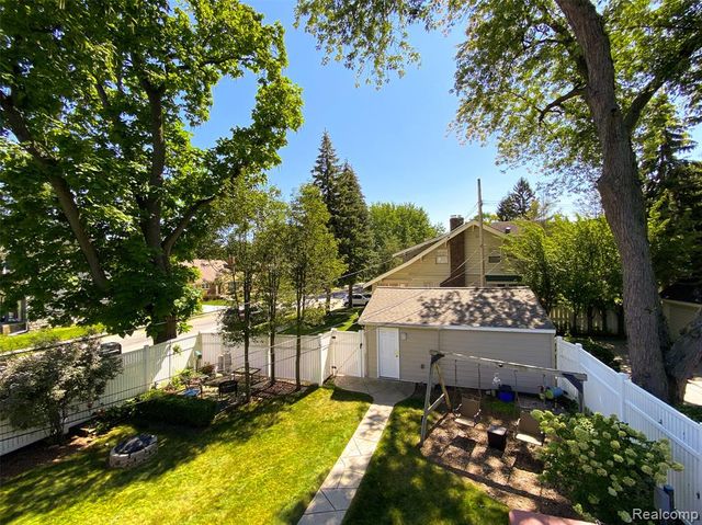 192 E Lincoln Street, Birmingham, MI 48009