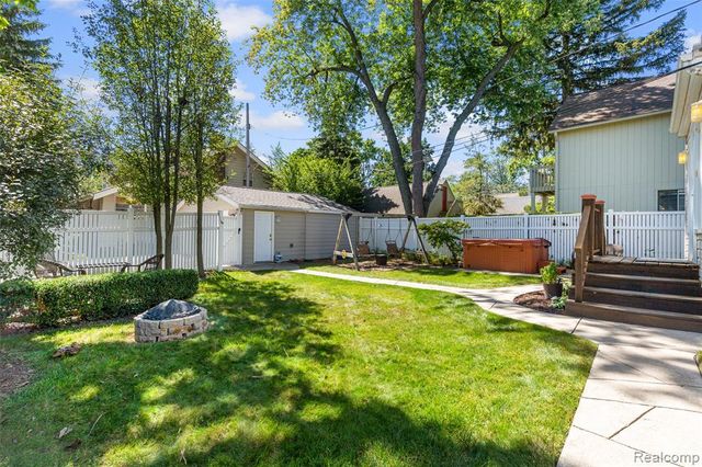 192 E Lincoln Street, Birmingham, MI 48009