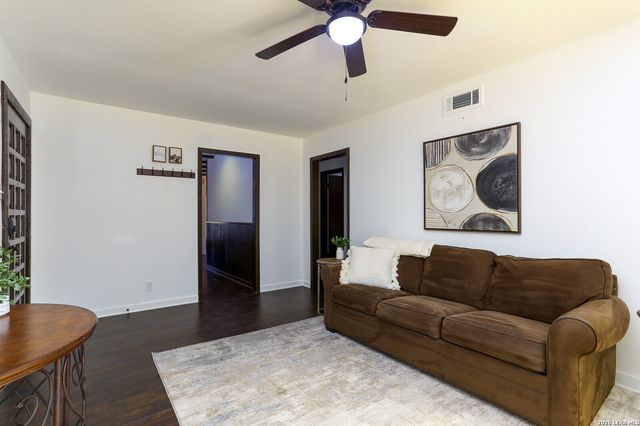 1015 Cerro Alto, San Antonio, TX 78213