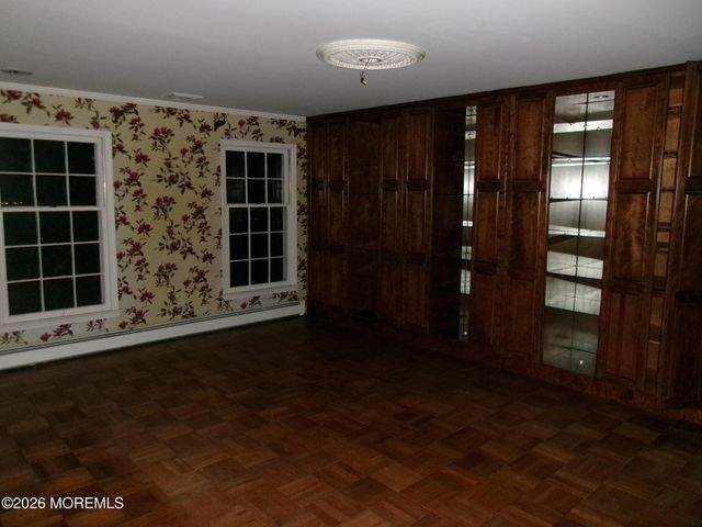852 Glenwood Circle, Toms River, NJ 08753