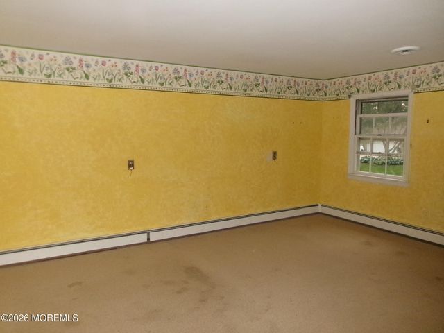 852 Glenwood Circle, Toms River, NJ 08753