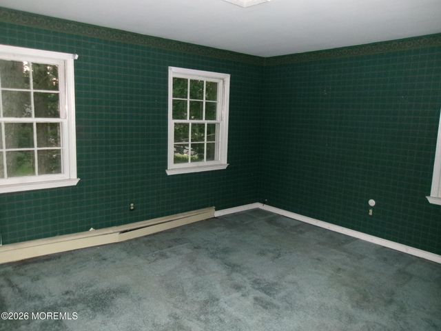 852 Glenwood Circle, Toms River, NJ 08753