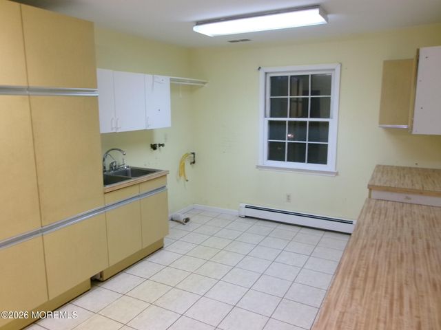 852 Glenwood Circle, Toms River, NJ 08753
