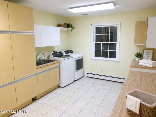 852 Glenwood Circle, Toms River, NJ 08753