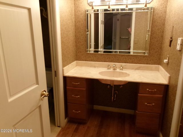 852 Glenwood Circle, Toms River, NJ 08753