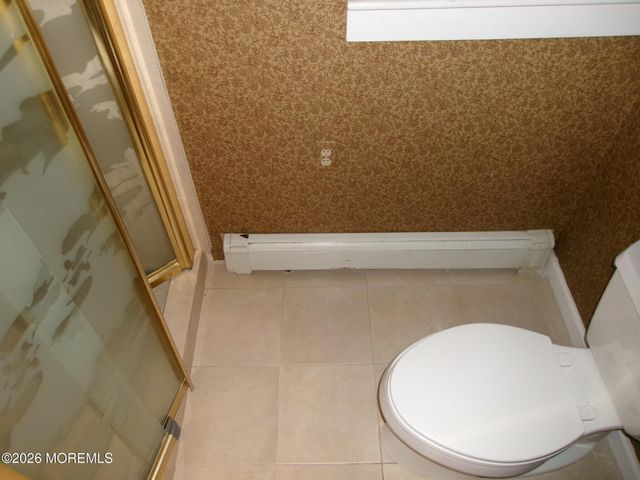 852 Glenwood Circle, Toms River, NJ 08753