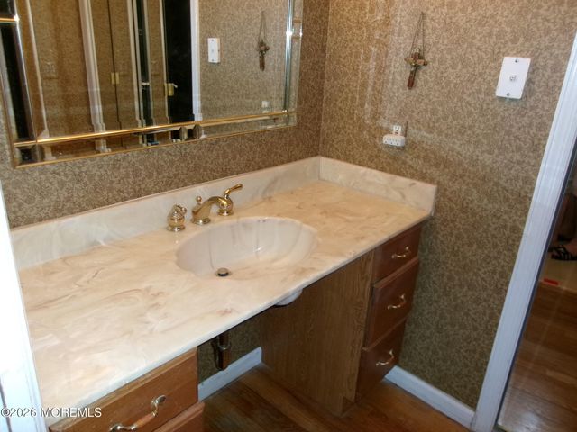 852 Glenwood Circle, Toms River, NJ 08753