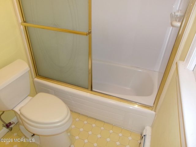 852 Glenwood Circle, Toms River, NJ 08753