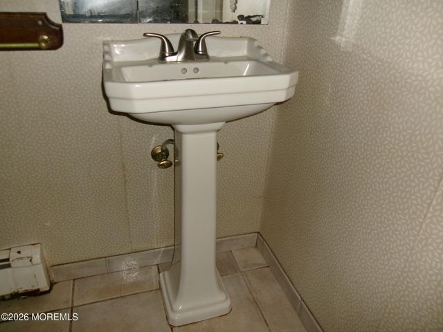 852 Glenwood Circle, Toms River, NJ 08753