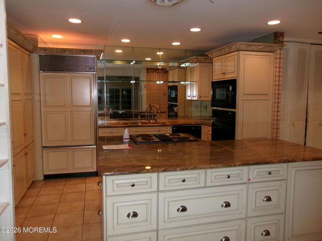 852 Glenwood Circle, Toms River, NJ 08753