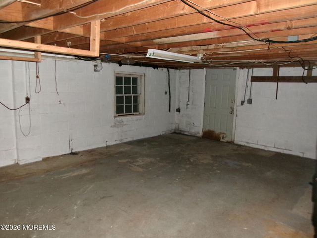 852 Glenwood Circle, Toms River, NJ 08753