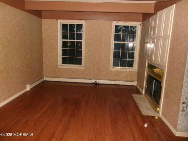 852 Glenwood Circle, Toms River, NJ 08753