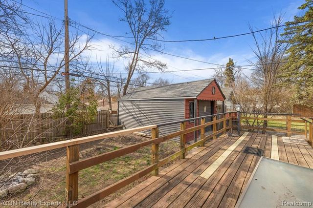 176 Chippewa Road, Pontiac, MI 48341