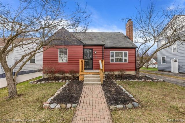 176 Chippewa Road, Pontiac, MI 48341