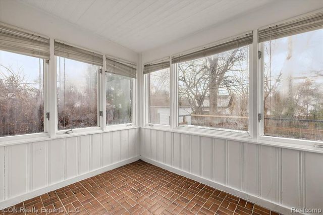 176 Chippewa Road, Pontiac, MI 48341