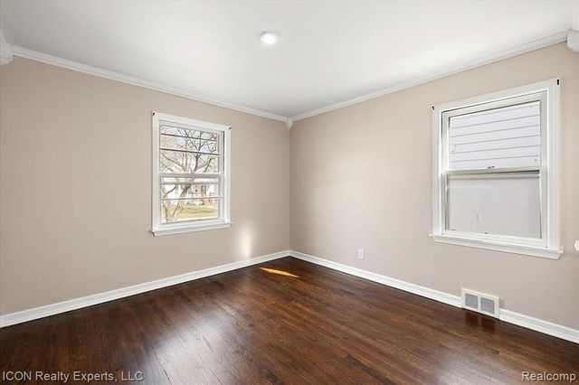 176 Chippewa Road, Pontiac, MI 48341