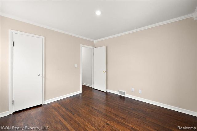 176 Chippewa Road, Pontiac, MI 48341