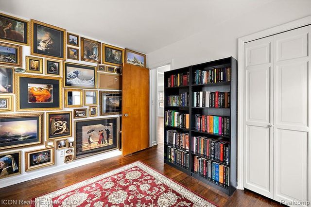 176 Chippewa Road, Pontiac, MI 48341