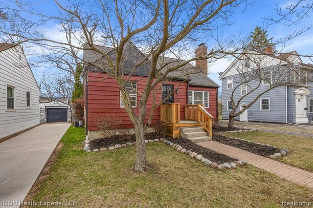 176 Chippewa Road, Pontiac, MI 48341