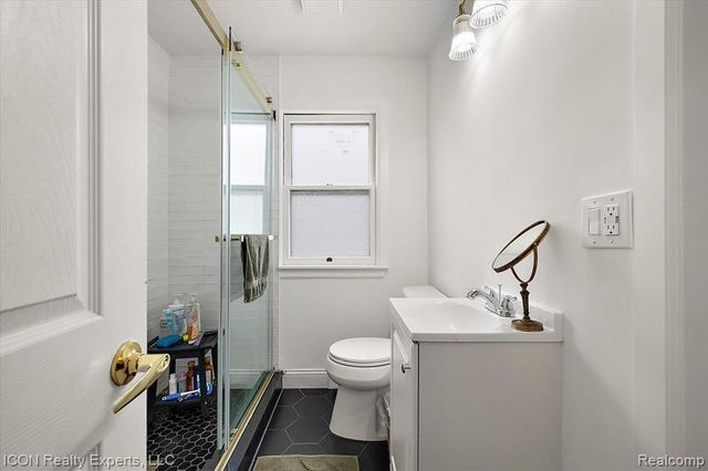 176 Chippewa Road, Pontiac, MI 48341