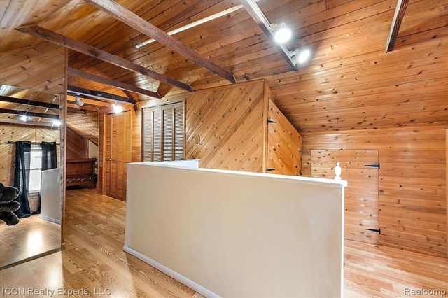 176 Chippewa Road, Pontiac, MI 48341