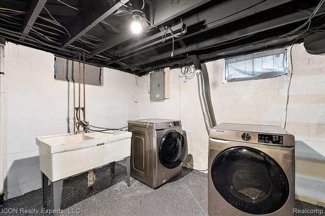 176 Chippewa Road, Pontiac, MI 48341