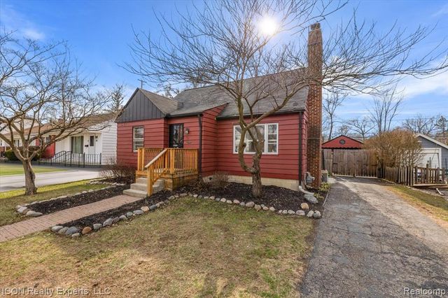 176 Chippewa Road, Pontiac, MI 48341