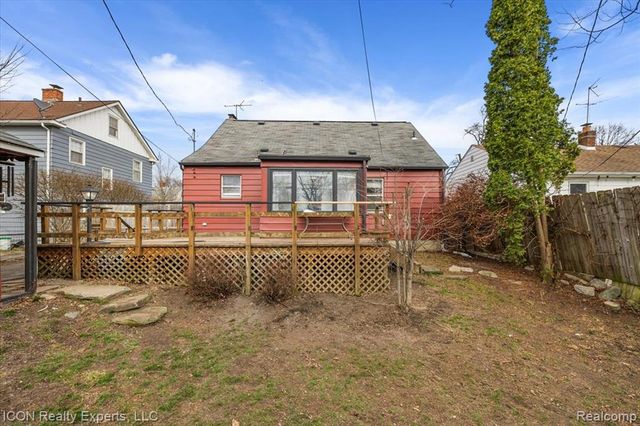 176 Chippewa Road, Pontiac, MI 48341