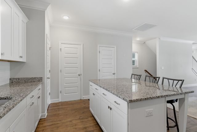 624 Parkvue Place Dr, Nashville, TN 37221