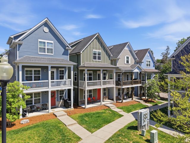 624 Parkvue Place Dr, Nashville, TN 37221