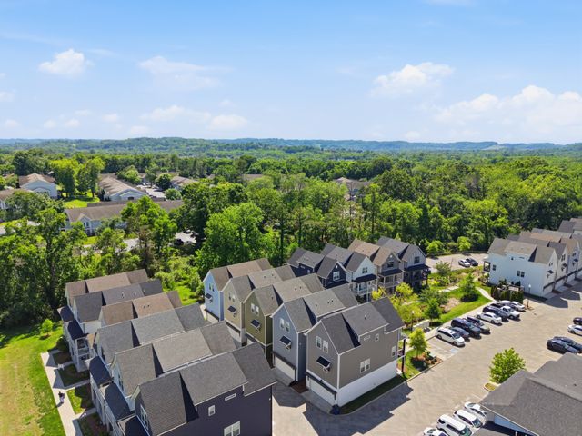 624 Parkvue Place Dr, Nashville, TN 37221