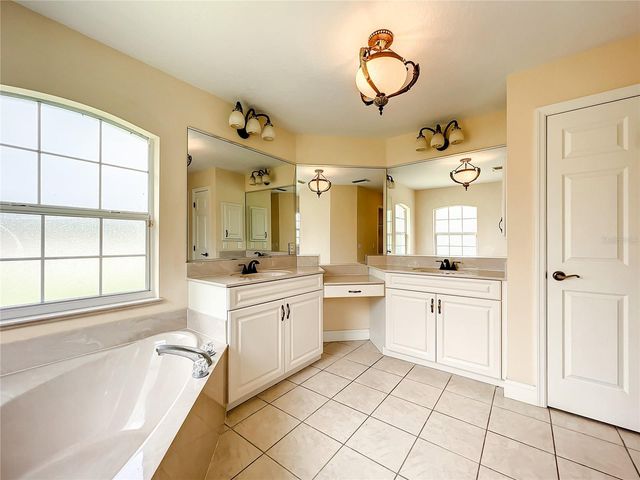 5203 SE 42ND COURT, Ocala, FL 34480