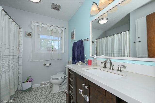 12460 Amber Circle NW, Uniontown, OH 44685