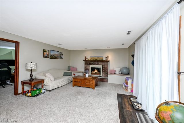 12460 Amber Circle NW, Uniontown, OH 44685