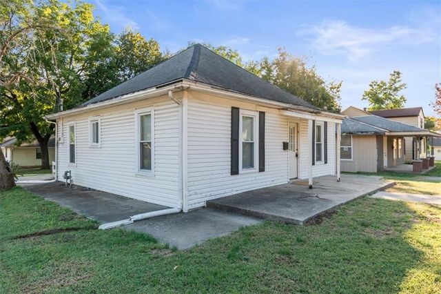 501 W South Avenue, Independence, MO 64050