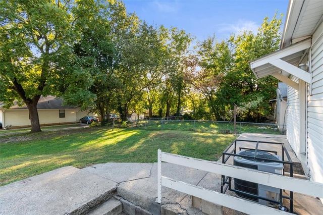 501 W South Avenue, Independence, MO 64050