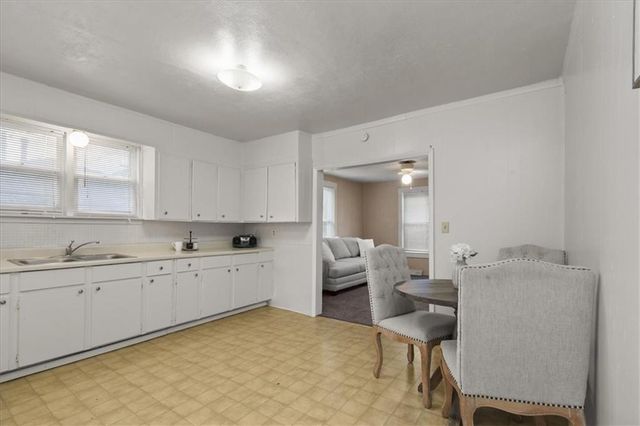 501 W South Avenue, Independence, MO 64050