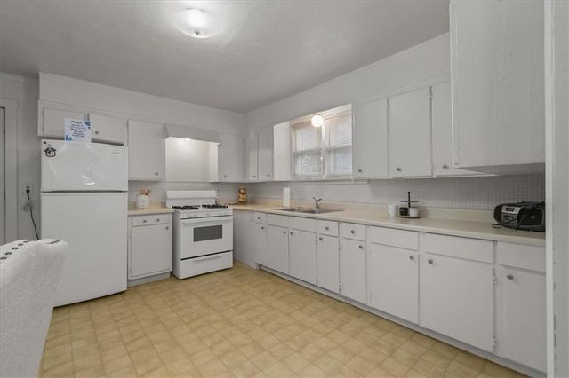 501 W South Avenue, Independence, MO 64050