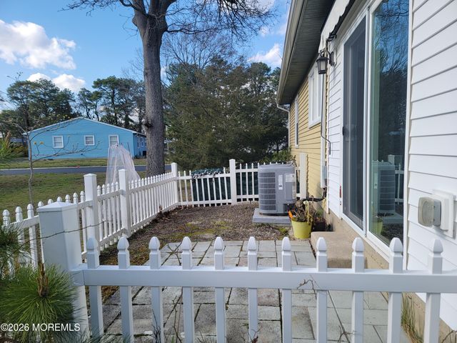 31 Chelsea Drive, Whiting, NJ 08759