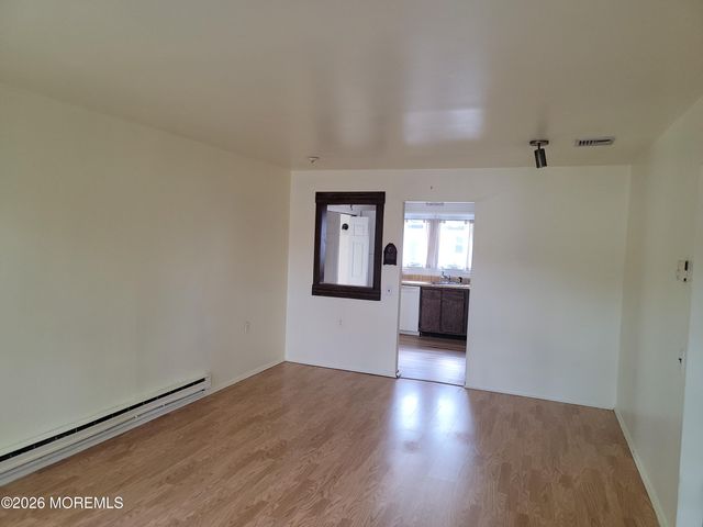 31 Chelsea Drive, Whiting, NJ 08759