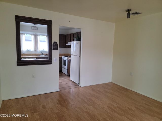 31 Chelsea Drive, Whiting, NJ 08759