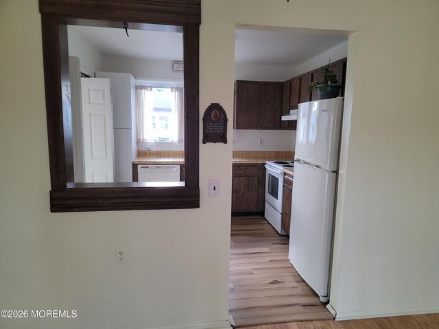 31 Chelsea Drive, Whiting, NJ 08759