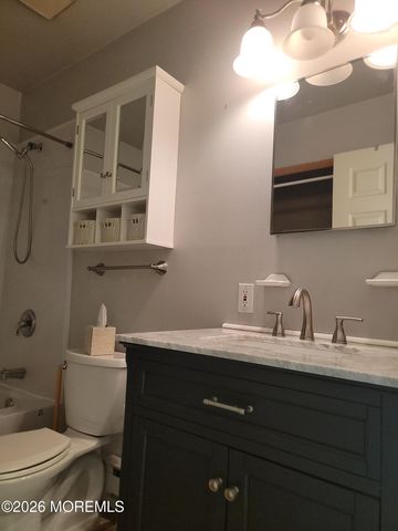 31 Chelsea Drive, Whiting, NJ 08759