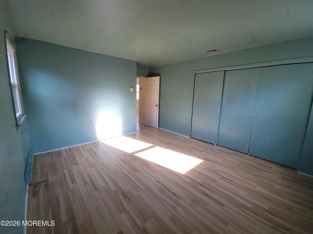 31 Chelsea Drive, Whiting, NJ 08759