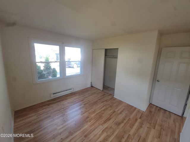 31 Chelsea Drive, Whiting, NJ 08759