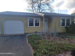 31 Chelsea Drive, Whiting, NJ 08759