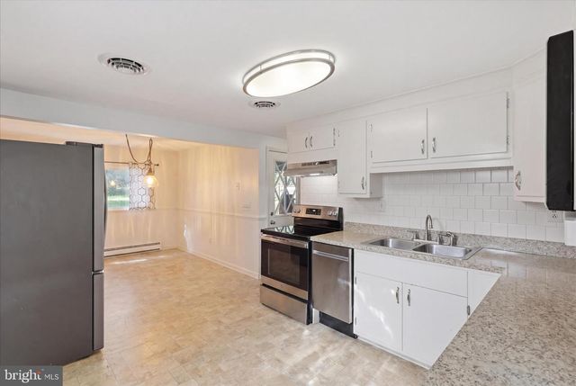 294 PINOAK DR, Frederick, MD 21701