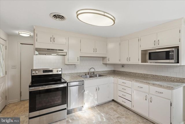 294 PINOAK DR, Frederick, MD 21701
