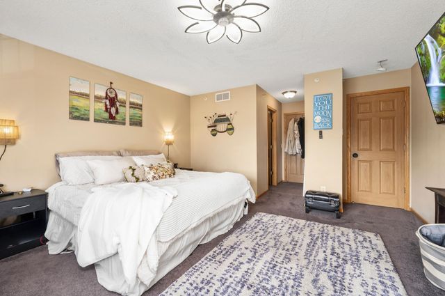 4570 Blaylock Way 4202, Inver Grove Heights, MN 55076